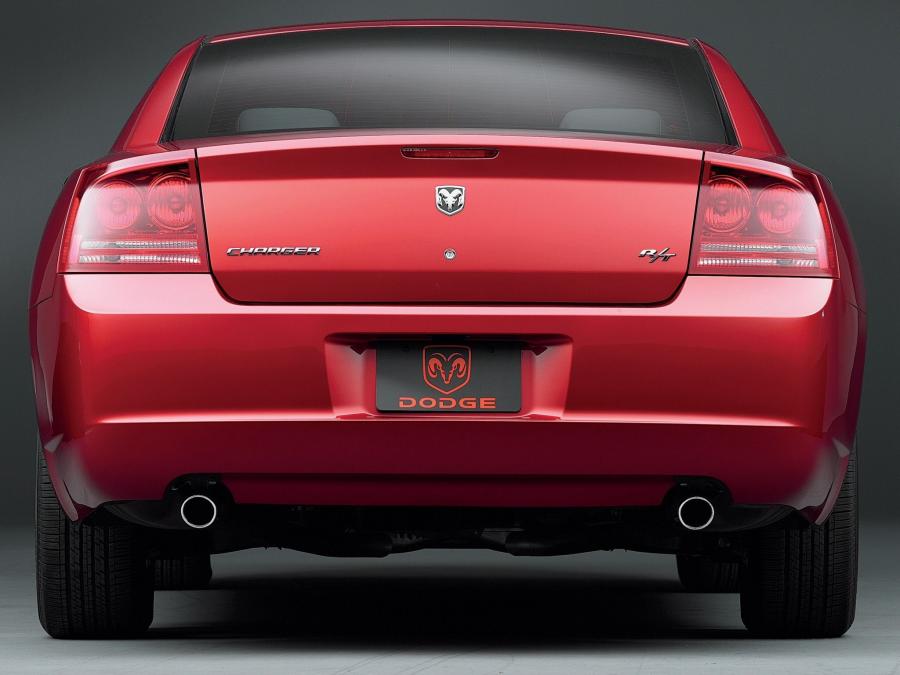  Dodge Charger R/T 2005 года  (фото 16 из 81)